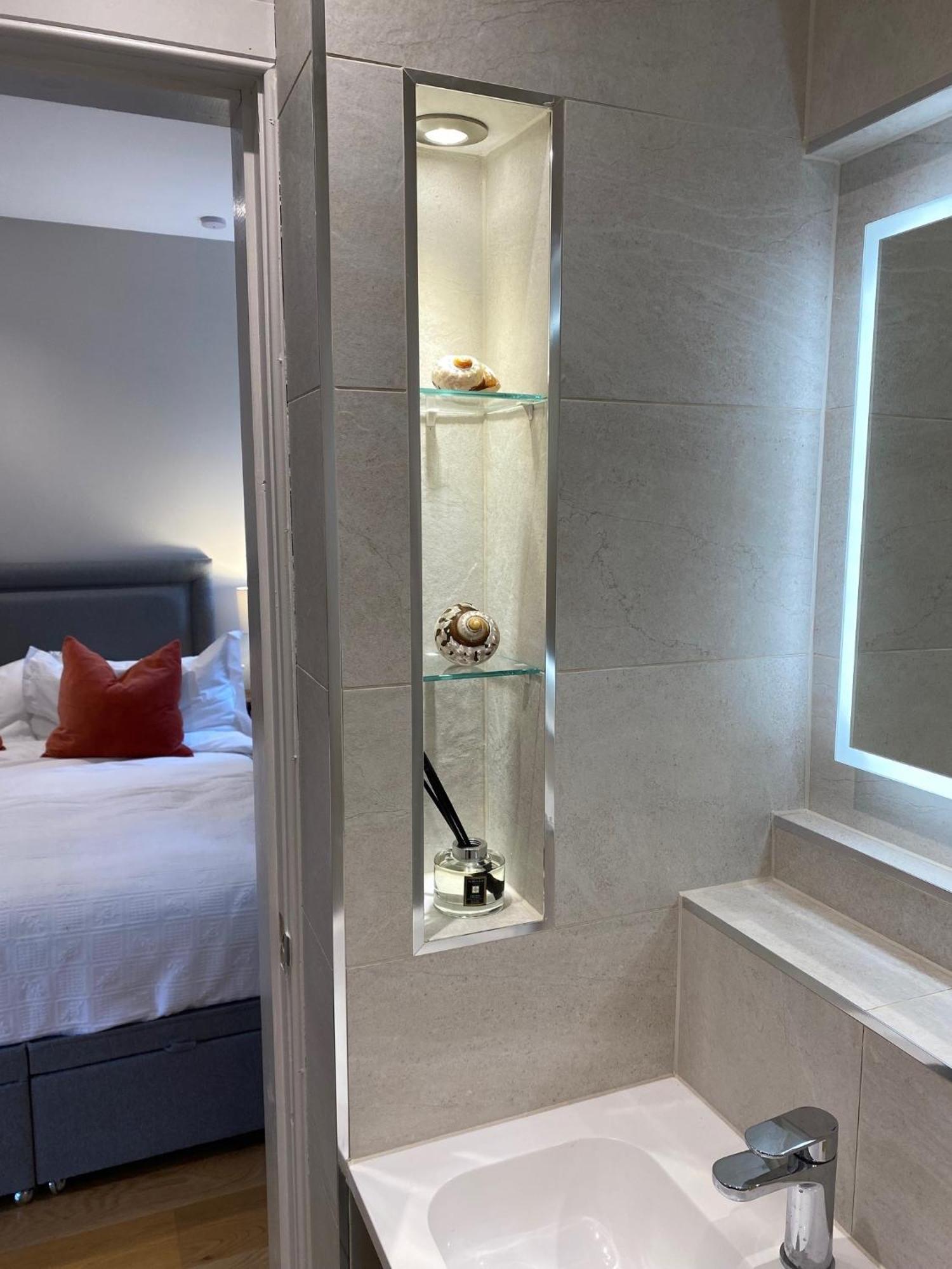 7A The Mews - Cottage In The City เอดินบะระ ภายนอก รูปภาพ